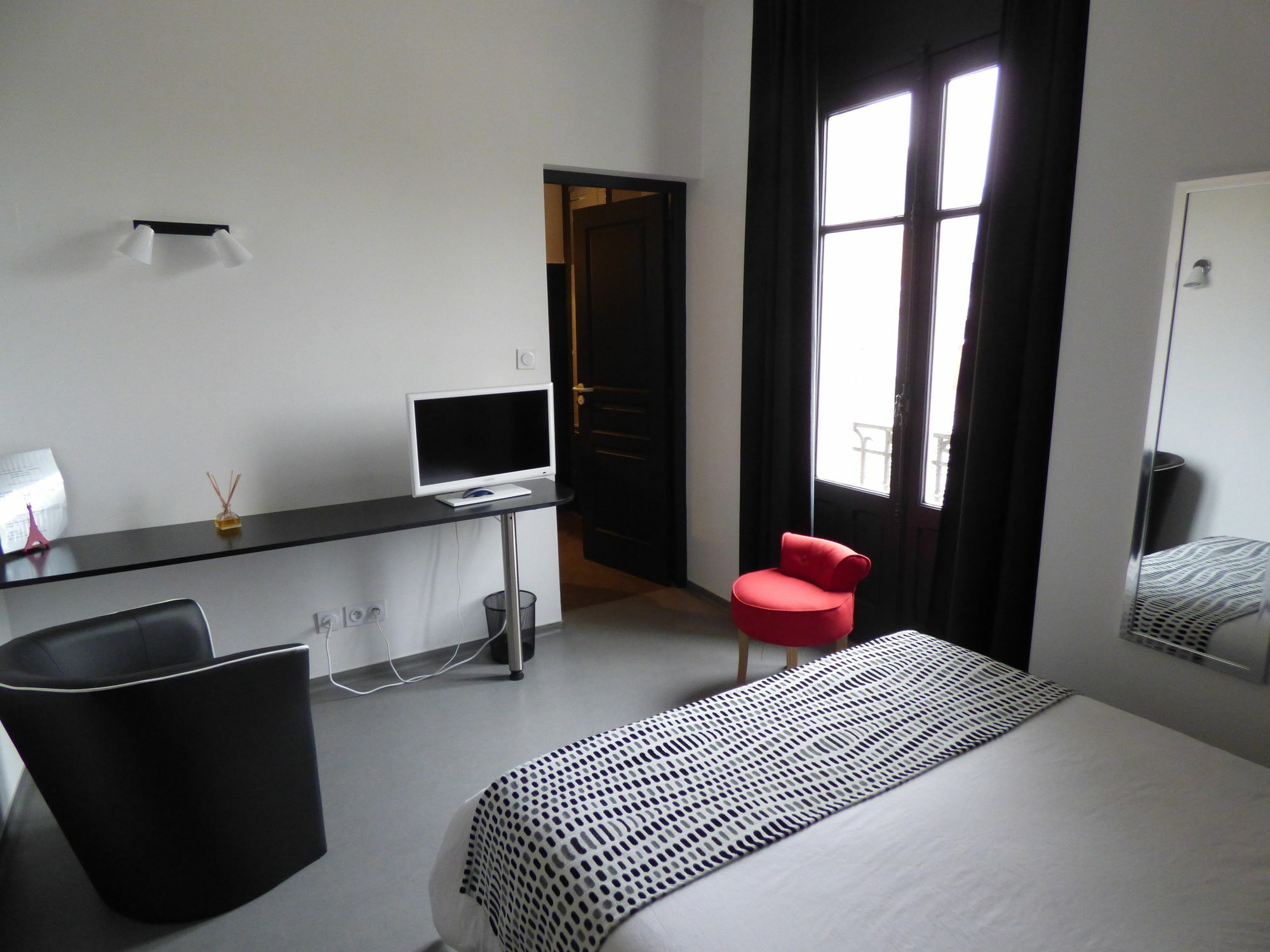 Grand Hotel Brive Bagian luar foto